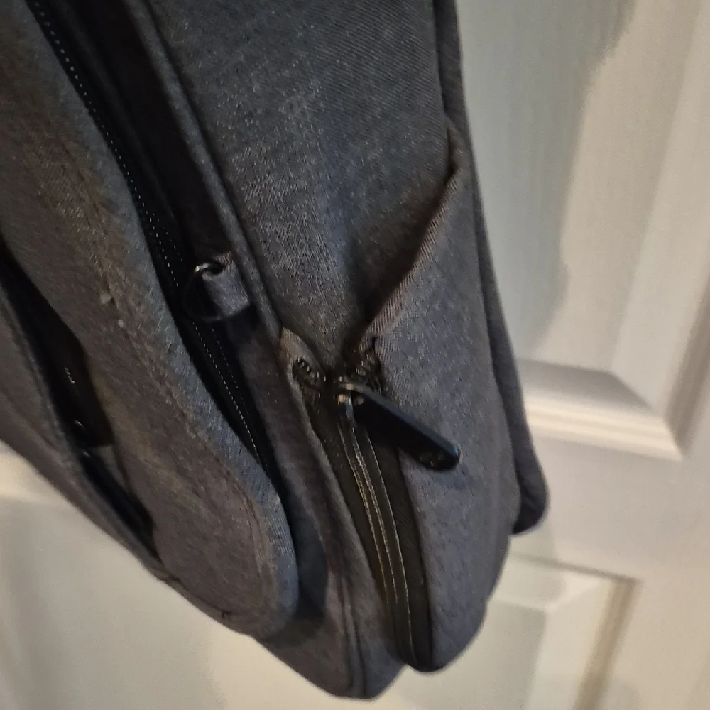 Travelon Anti-Theft Urban Gray Crossbody Messenger Bag with Adjustable Strap